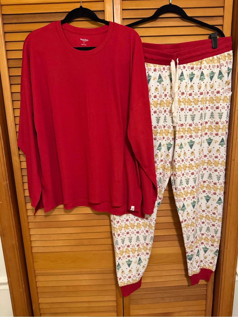 Burt's Bees Holiday Jammies, Red Top with Cream Holiday Print Pajama Set, XL